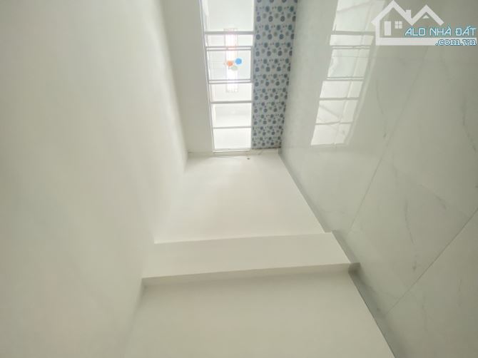 Quận 7 bán nhà 2 tầng, dài 10m, sân rộng, kế Lotte Mart, TDTU, cầu Kênh Tẻ, 6 tỷ tl - 8