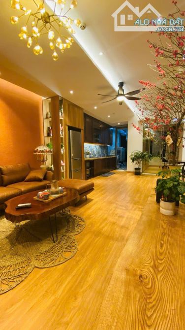 Cần bán căn 3 ngủ CC Stellar Garden-35 Lê Văn Thiêm, DT 93m2, full đồ đẹp, giá 7,8 tỷ - 9