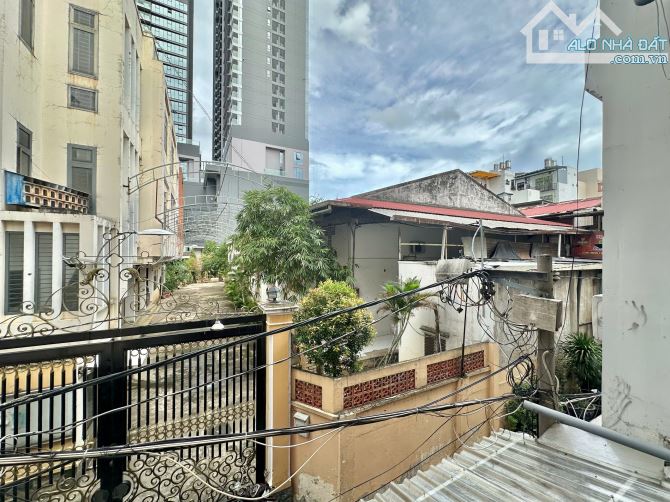 Căn hộ rộng ngay trung tâm quận 1, bancol tách bếp đón nắng, gần đại học Hoa Sen, UEH - 9