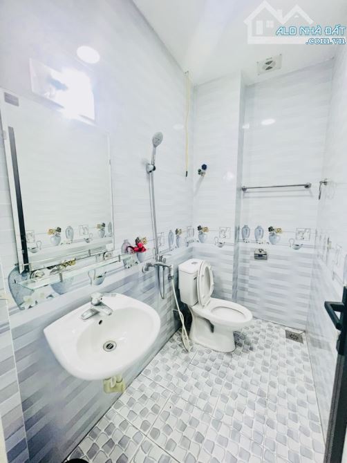 🏡 NHÀ ĐẸP – BÁN NHÀ NGUYỄN KHOÁI-GẦN PHỐ– CÁCH Ô TÔ 10M – NGÕ THÔNG HAI ĐẦU-35m2-6.65 TỶ - 9