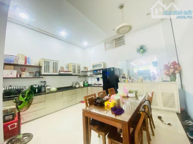🎉🎉MẶT TIỀN KINH DOANH CỰC VIP- PHỐ HẢI CHÂU- DIỆN TÍCH LỚN 123M2- NGANG SIÊU RỘNG GẦN 10 - 9
