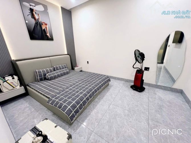 NHÀ ĐẸP GÓC 2 MẶT ĐƯỜNG HẺM 434 Y MOAN KHU DÂN THÀNH ĐỒNG, GIÁ 9.9 TỶ - 9
