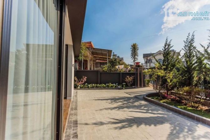 BIỆT THỰ SIÊU XINH - 3 MẶT HẺM THÔNG THOÁNG - YÊN TĨNH - RIÊNG TƯ - CHỈ 1 TẦNG TRỆT - 9
