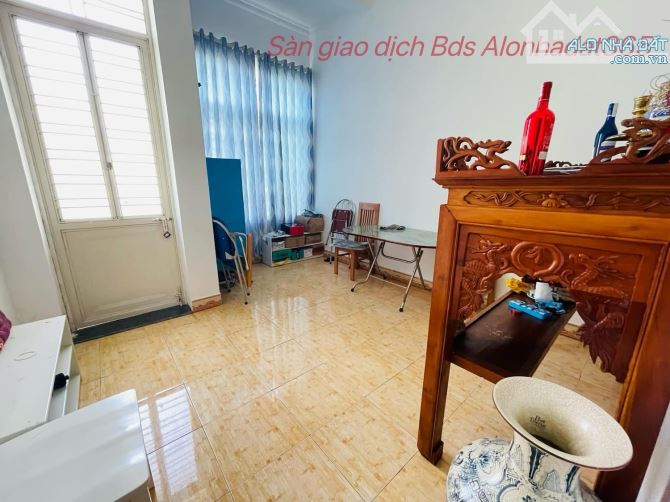 🏠 Căn nhà tại mặt phố Chợ Đôn, Nghĩa Xá, Lê Chân:  - Diện tích: 60m2 x 3 tầng - 9
