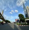 Nhà tặng full nội thất - Ngang 4M - Gần Landmark - Nguyễn Hữu Cảnh, BT