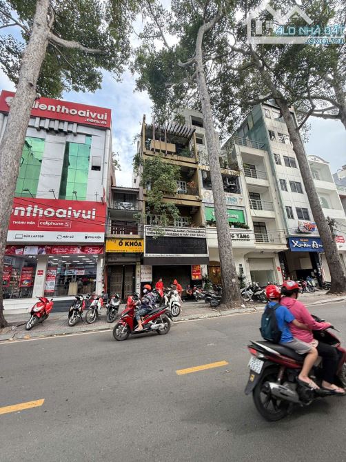 Bán Mặt Tiền Trần Quang Khải Q1-8*26m-DTCN: 201m - 4Tầng- Gía: 60Tỷ