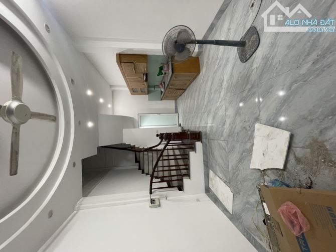 Bán nhà phố trương định 32m2 5 tầng mt 4m – ô tô kinh doanh - giá 9.5 tỷ