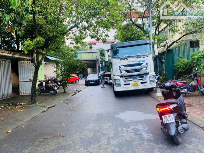 💥Bán nhà dân xây tại Trâu Quỳ, Gia Lâm cạnh Huyện ủy/DT 102m/4T/full/oto tránh/nhỉnh 15
