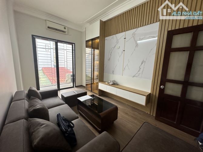 Ngọc Thụy khu TT Quân Đội 40m 4T Gara Ô tô chỉ 8Tỷ