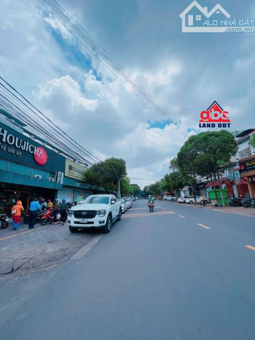 Bán 2 căn nhà lầu mặt tiền đường Phan Trung P Tân Mai