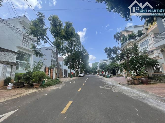 ĐẤT MẶT TIỀN NAY PHAO, DT: 5x30M, H: ĐÔNG NAM, GIÁ: 7,99 TỈ