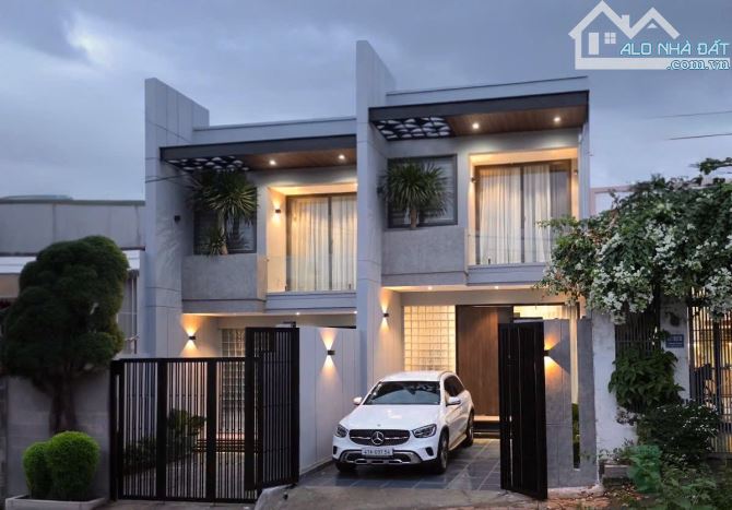 NHÀ 1 TRỆT 1 LẦU HẺM Y MOAN, DT: 5x20M, H: ĐÔNG, FULL NỘI THẤT