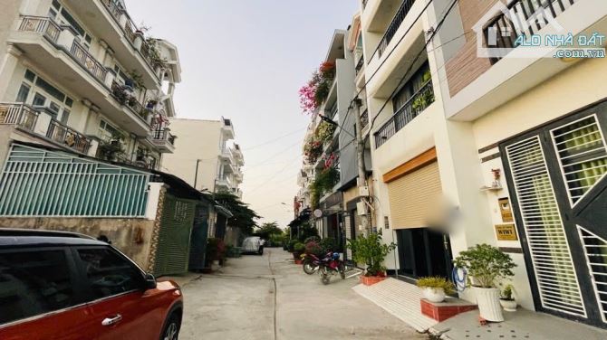 Bán đất Full thổ cư đường THẠNH XUÂN 22, phường THẠNH XUÂN,Q12,dt 95,3m²(4x24).Hẻm 8m - 3