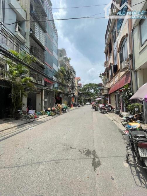 BÁN NHÀ MẶT PHỐ VƯƠNG THỪA VŨ . DT 56M . NHÀ 4 TẦNG MT MUA NHANH . VỊ TRÍ QUÁ ĐẸP