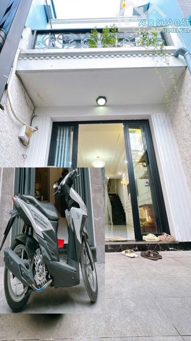 BÁN NHÀ MỚI ĐẸP 2 TẤM Q4 NGAY CHỢ 200 XÓM CHIẾU RẤT ĐẸP DTSD 100m2 GIÁ 4TỈ590 TL KDC