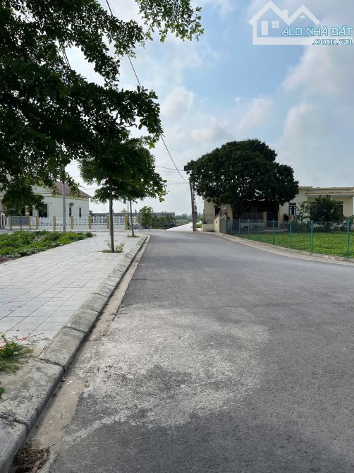 Gia đình tôi bán gấp 108m2 đất TT Quất Lâm Nam Định giáp KCN Vsip, Flamigo chỉ 12tr/m2