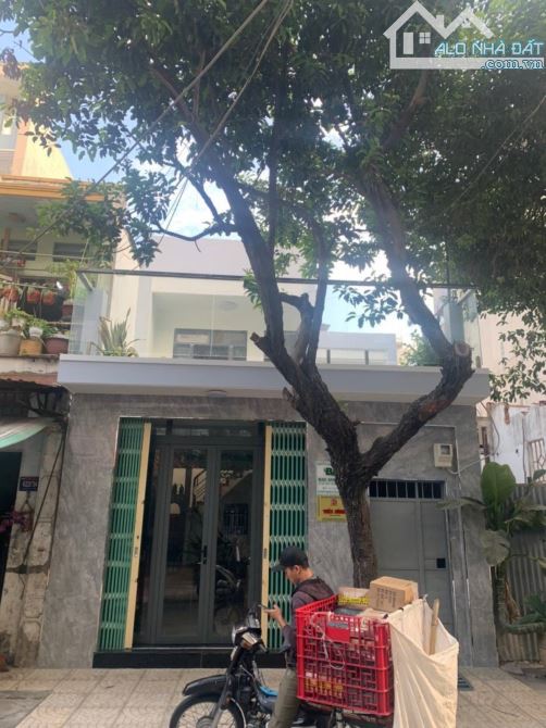 HOT! Nhà 2 MT hẻm 10m Cộng Hòa, Tân Bình (4.3x17m NH 10m) Cấp 4 tiện xây mới - 9.9 tỷ