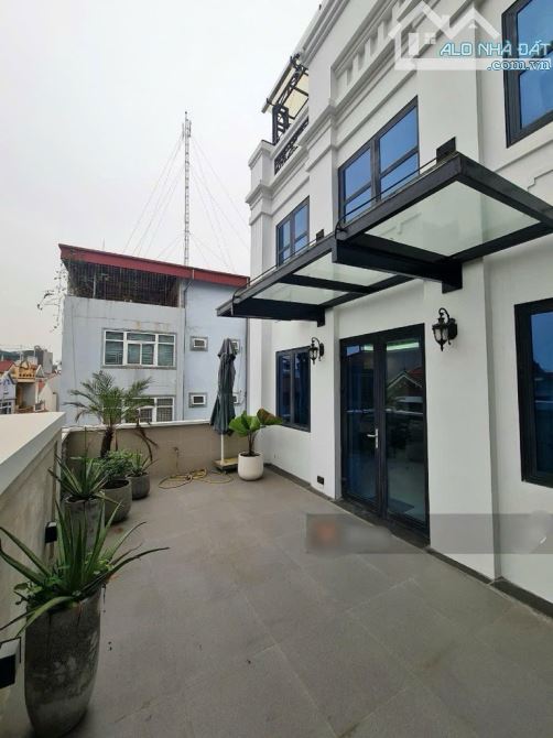 Bán nhà Ngoại Giao Đoàn 7 tầng thang máy 148m2 mặt tiền 8m giá 38.8 tỷ