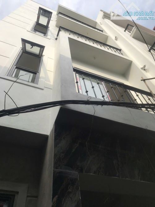 BÁN NHÀ 5 TẦNG XÂY MỚI ĐẸP ĐƯỜNG DƯƠNG VĂN BÉ, HAI BÀ TRƯNG, DT31M2, MT 4M , GIÁ 6,8 TỶ.