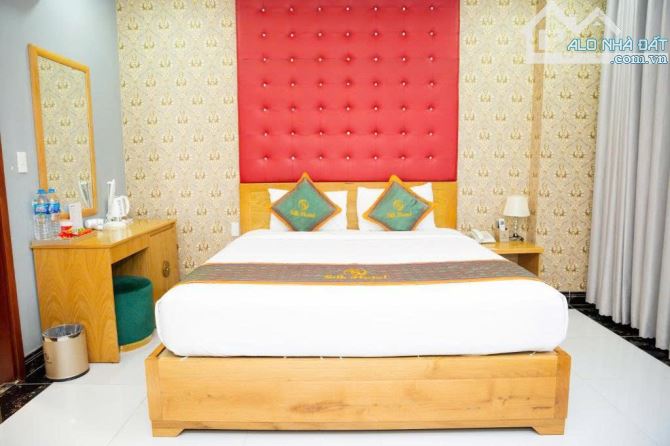 Bán tòa CHDV 16 P - 5 lầu thang máy 2 mặt tiền Nguyễn Thanh Tuyền, HDT: 45 triệu, giá 18.2