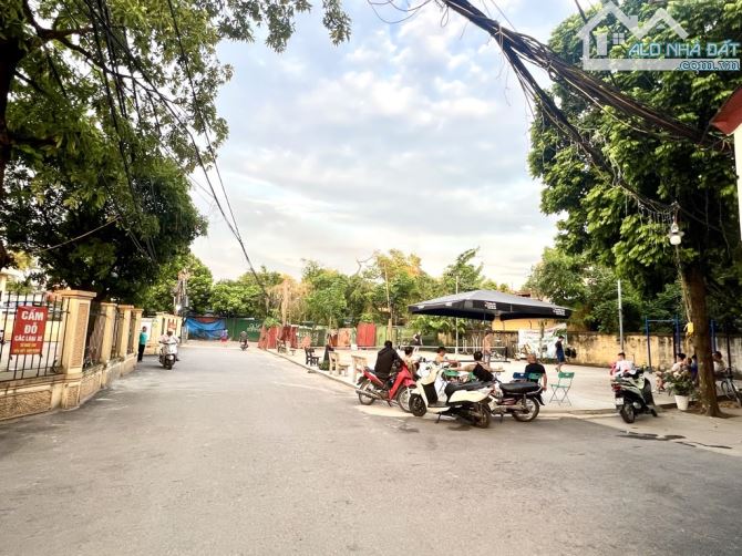 Bán nhà Tựu Liệt, Thanh Trì, Ô tô gần, vài bước ra phố, 35m2, 6.5 tỷ(CTL)