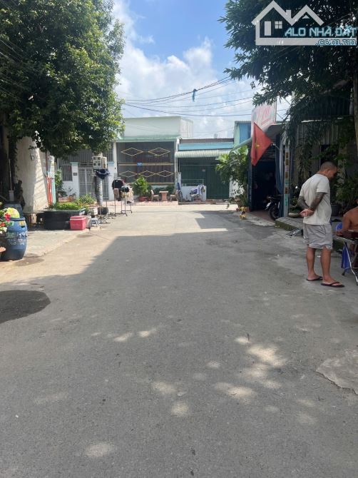 Chỉ 3.6 tỷ nhà 2 tầng 60m2(4X15) Tân Đông Hiệp, kế VinCom550 Dĩ An BD