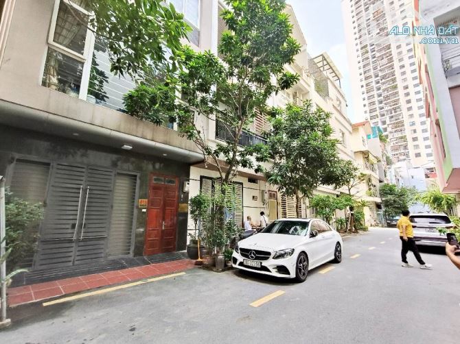 Bán nhà Lĩnh Nam - Phân lô - Gara - Dân xây gỗ lim - 89m2 - 4T - 19.49 tỷ