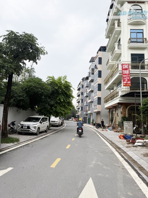 Nhà Phân Lô Ô Tô Tránh Vào Nhà Ngay Cạnh Galaxy Roman Plaza 46m 12.8 Tỷ