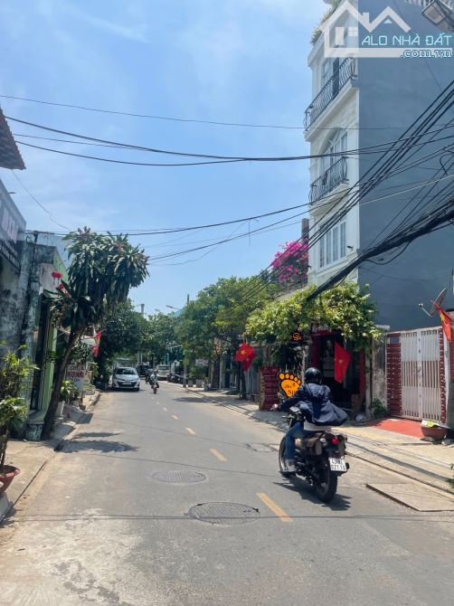 Bán nhà 3 tầng - mặt tiền Tô Hiến Thành, Sơn Trà - tặng dãy trọ - vị trí TT biển Mỹ Khê