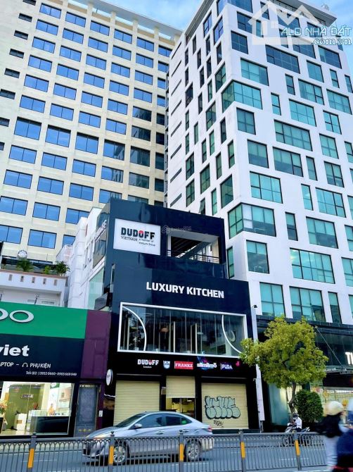 Bán nhà đường số 2 Cư Xá Đô Thành, P4, Q3. (DT: 6.7x20m - NH: 11m) cấp 4 tiện xây mới