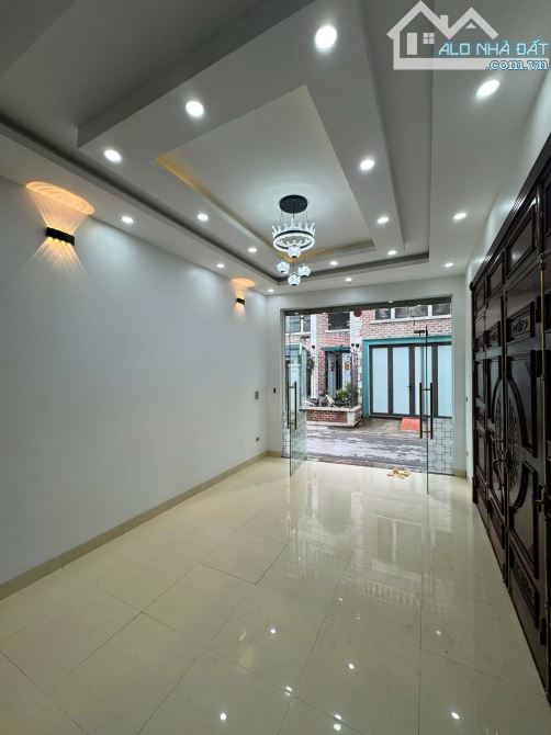 NGÕ VIP SÀI ĐỒNG- LONG BIÊN- 72m*4 Tầng -VỈA HÈ- HAI THOÁNG- KINH DOANH- Ô TÔ TRÁNH-
