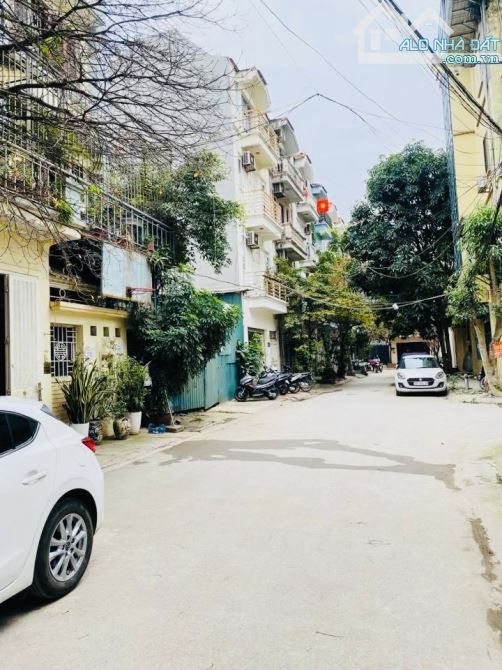 NHÀ PHÂN LÔ VIP NGÕ 61 LẠC TRUNG Ô TÔ TRÁNH VỈA HÈ MẶT TIỀN BỀ THẾ GIÁ TỐT NHẤT KHU VỰC
