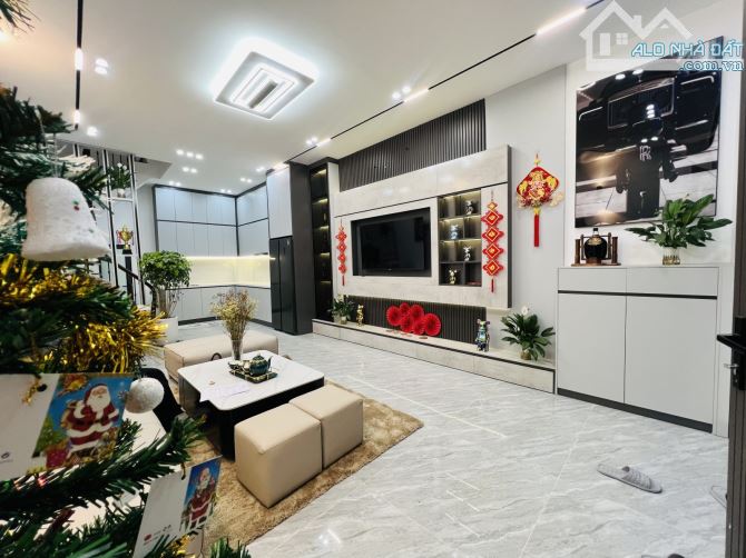 TRƯƠNG ĐỊNH , 42M² , ĐẦY ĐỦ NỘI THẤT , 3 GÁC ĐỖ CỬA , GẦN PHỐ , MẶT TIỀN 4,5M , 7,89 TỶ