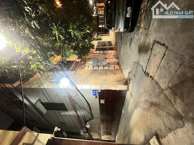 BÁN NHÀ NGUYỄN KHÁNH TOÀN 50M2 GIÁ 18.3 TỶ – LÔ GÓC – OTO VÀO NHÀ – 5 TẦNG CỰC ĐẸP, Ở LUÔN