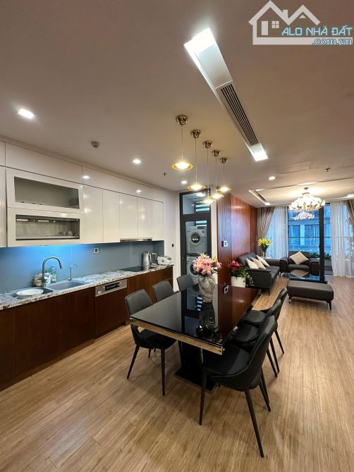 Bán cưn hộ chung cư Cland Lê Đức Thọ 135m2 giá 7,7 tỷ căn 3PN 2WC căn góc thoáng
