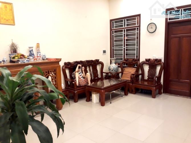 Phố Ngọc Thuỵ 60m x 5T OTO đỗ cửa Nhỉnh Nhẹ 8tỷ chủ ra lộc mạnh