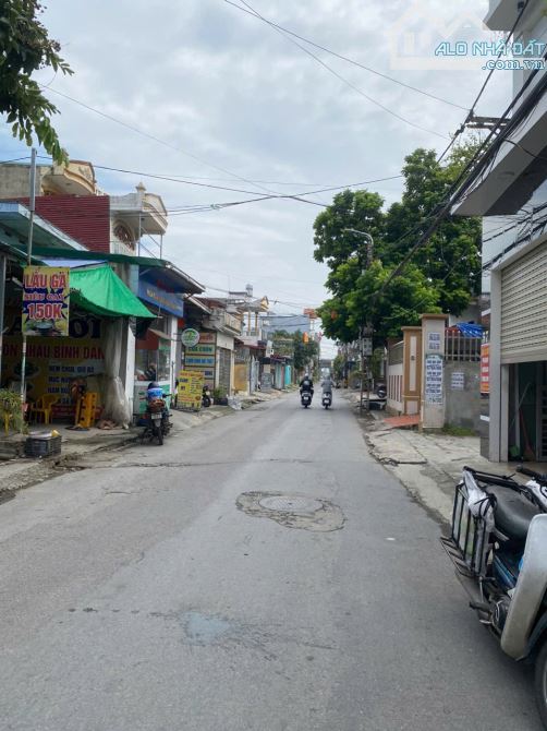 Bán nhà 3 tầng lô góc mặt đường Đất Đỏ - vị trí tuyến 2 Trường Chinh - Kiến An