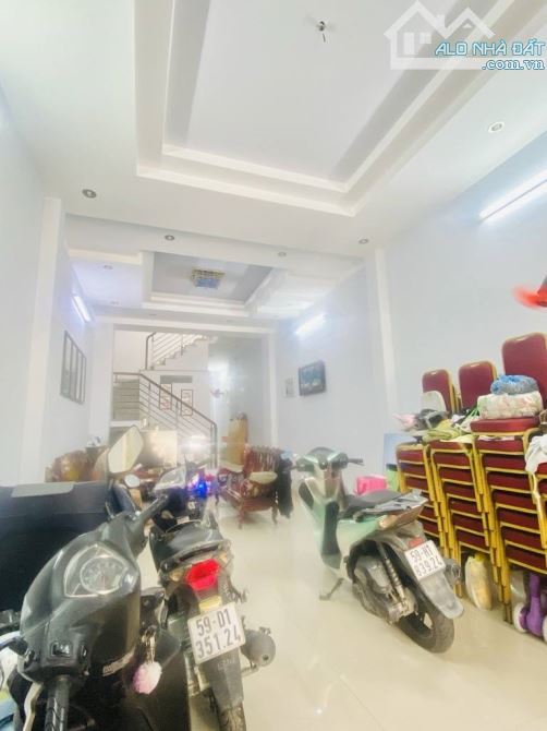 HẺM Ô TÔ 6M NGAY CHỢ TÂN HƯƠNG- QUẬN TÂN PHÚ - GẦN MẶT TIỀN- DT 4M X 20M- 4 TẦNG
