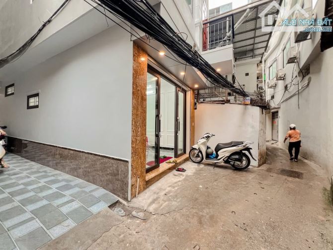 Lê Thanh Nghị - Nhà mới ở luôn, lô góc thoáng sáng - 39m*5T - 11.6 Tỷ - Không đăng ảo