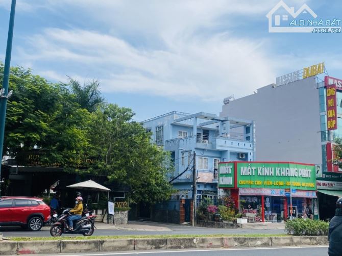 LÊ VĂN VIỆT – LÔ GÓC 2 MẶT TIỀN – ĐẤT 207M² – TẶNG BIỆT THỰ CỔ ĐIỂN – GIÁ  CÒN 19,8TỶ