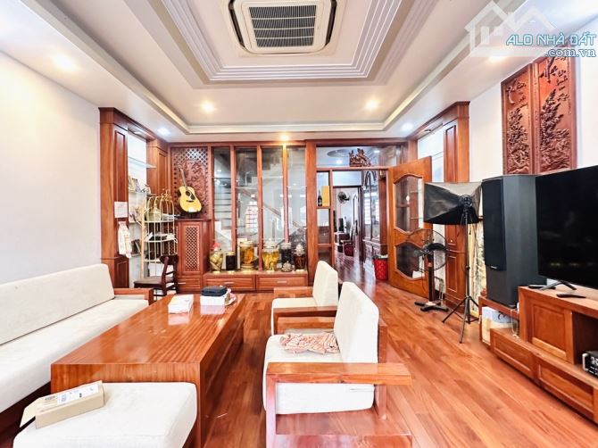 BÁN GẤP BIỆT THỰ ĐẸP, TRUNG MỸ TÂY 19, TẶNG NỘI THẤT, QUẬN 12, DT 125M2(5.1 × 25), GIÁ RẺ