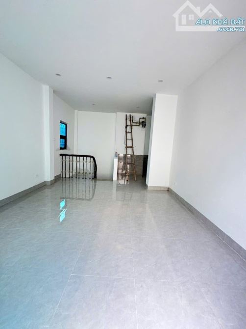 Bán nhà Bạch Mai 20/25m2, 5T, mt 3.7m lô góc, ngõ rộng, kinh doanh nhỏ. Giá 7.3 tỷ có TL