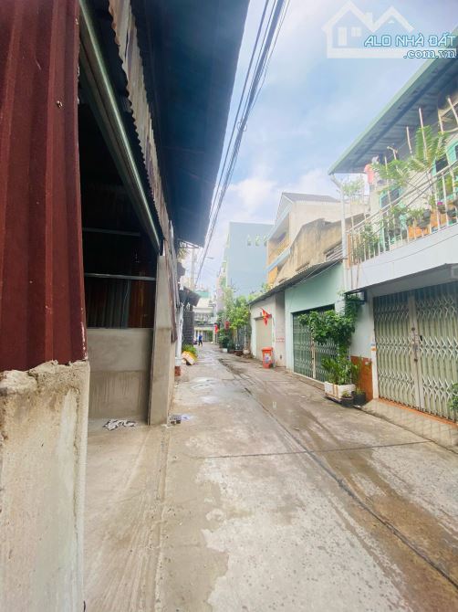 Bán Kho Gốc 2 Mặt Hẻm 6.2x18m Đường Nguyễn Văn Quá Quận 12 Giá 6.3 Tỷ Đang Cho Thuê 9tr/th - 1