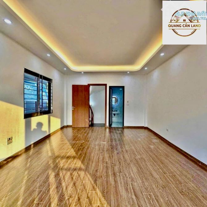 Ngã tư Minh Khai, Tam Trinh, lô góc, 2 thoáng, gần ô tô, 40m2, 5T, hơn 8 tỷ - 1