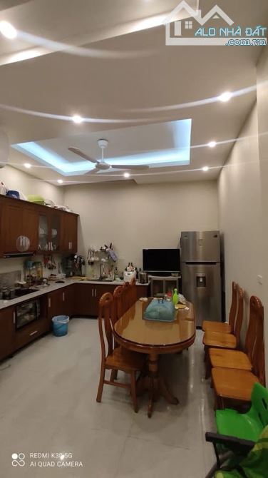 🏠 BÁT KHỐI _ LONG BIÊN 💎 DÂN XÂY TÂM HUYẾT 50m² × 5 TẦNG - 4PN FULL NỘI THẤT 💰 Giá 8,15 - 1