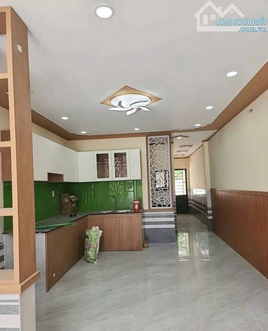 Chỉ 1 tỷ 950tr nhà shr có hoàn công 4x28 với 3pn. Sân ô tô rộng rãi.Thuộc  Lạc Mỹ Hạnh Bắc - 1