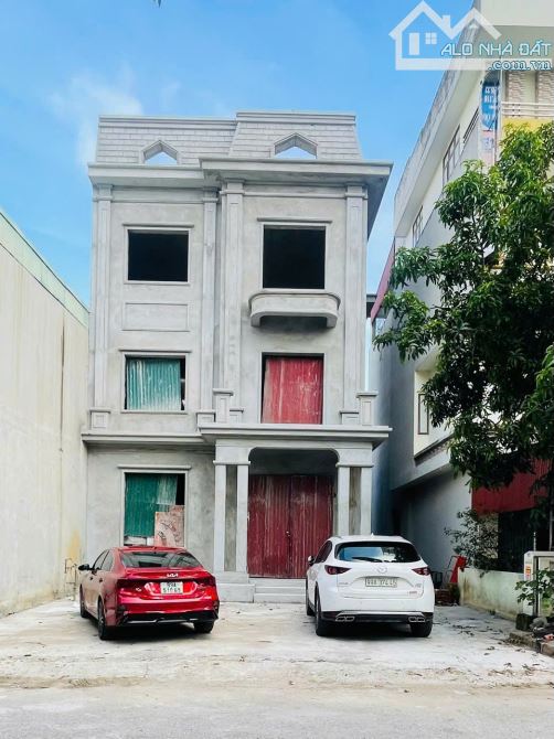 Bán Bt Đồng Nguyên . Từ Sơn . dt 200m . mt 10m . hướng TB . giá 13 tỷ 500