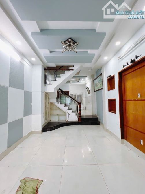 BÁN NHÀ MỚI ĐẸP 4 TẤM NHÀ TRỐNG HÌNH THẬT TẠI P4 HOÀNG DỆU SÁT MẶT TIỀN GIÁP Q1 GIÁ 7TỈ290 - 1