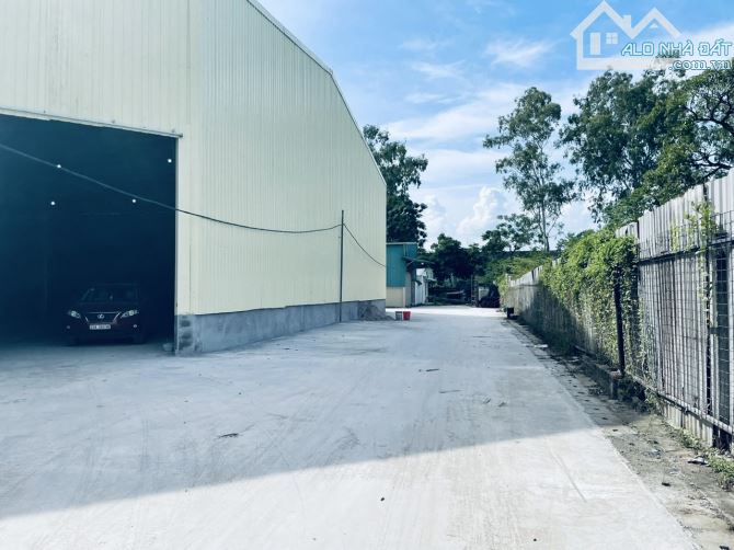 Cho thuê 2500m2 nhà xưởng mới dựng có PCCC trong ccn quất động - 1
