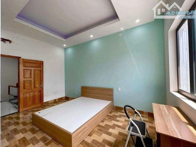 Bán tòa nhà 4 Tầng, 6phong cho thuê 18tr kiệt Nguyễn Du, Hải Châu - 1